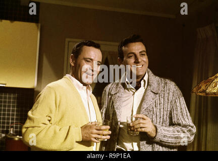 Jack Lemmon, Mike Connors, Good Neighbor Sam" (1964) Columbia Pictures Datei Referenz # 33635 871 THA Stockfoto