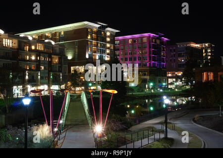 Downtown Stadtbild von Greenville South Carolina bei Nacht Stockfoto
