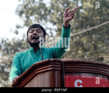 Kolkata, Indien. 26 Dez, 2018. Alle Indien Studenten Föderation oder aisf Studentenführer Kanhaiya Kumar Adressen der 94. Gründungstag Rallye der Kommunistischen Partei Indiens oder CPI. Credit: Saikat Paul/Pacific Press/Alamy leben Nachrichten Stockfoto