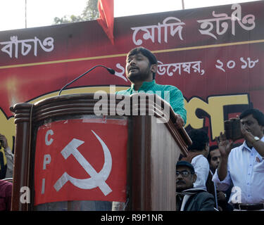 Kolkata, Indien. 26 Dez, 2018. Alle Indien Studenten Föderation oder aisf Studentenführer Kanhaiya Kumar Adressen der 94. Gründungstag Rallye der Kommunistischen Partei Indiens oder CPI. Credit: Saikat Paul/Pacific Press/Alamy leben Nachrichten Stockfoto