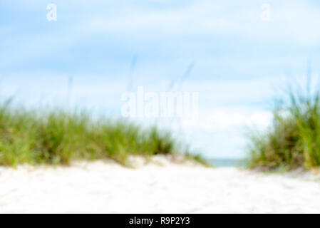 Defokussierten am weißen Sandstrand an der malerischen Panorama Stockfoto