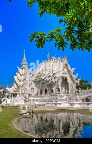 Wat Rong Khun, gemeinhin als der Weiße Tempel in Chiang Rai, Thailand bekannt Stockfoto