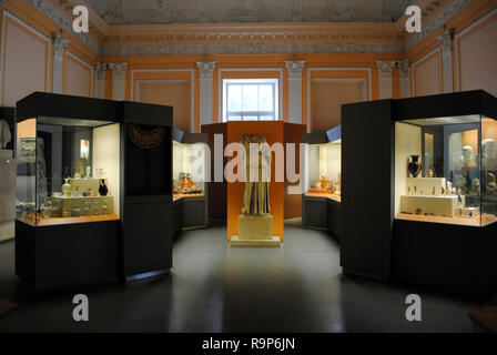 Odessa Archäologischen Museum. In der Ukraine. Allgemeine Ansicht eines der Zimmer zu klassischen Zivilisationen (Römer und Griechen). Stockfoto