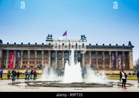 BERLIN, DEUTSCHLAND - MÄRZ 2018: Altes Museum am Lustgarten in einem kalten Winter Tag entfernt Stockfoto