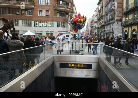 Neapel, Italien, U-Bahnhöfe U-dell'arte-Toledo station Stockfoto