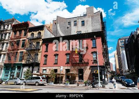 New York City, USA - 25. Juni 2018: Malerische Aussicht auf Wohngebäude in Tribeca ein sonniger Tag des Sommers Stockfoto