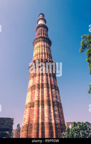 Qutb Minar, das höchste gemauerte Pfeiler in Neu Delhi, Indien Stockfoto