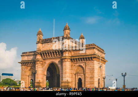Das Gateway of India Monument an einem sonnigen Tag, Mumbai, Maharashtra, Indien, Asien Stockfoto