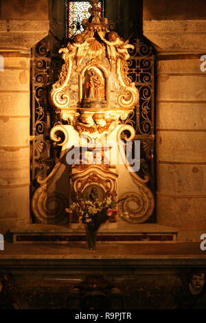 In der Notre-Dame-du-Port in Clermont-Ferrand (Frankreich). Stockfoto