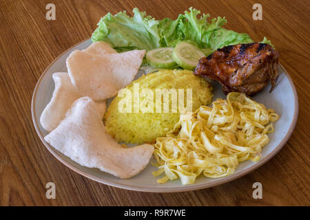 6.8B, Nasi Kuning, IndonesianBook Stockfoto