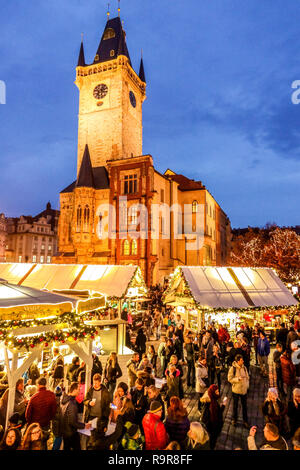 Europäische Stadt, Prager Weihnachtsmarkt Altstädter Ring, Hauptstadt der Tschechischen Republik Stockfoto