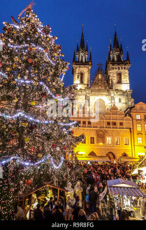 Europäische Hauptstadt, Prager Weihnachtsmarkt Altstädter Ring, Tschechische Republik Europa Weihnachten Stockfoto