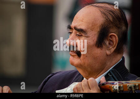 Eine Mariachi Band auf der Plaza Garibaldi in Mexiko City, Mexiko durchführen Stockfoto