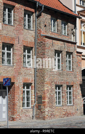 Seitlicher Blick auf die gotische Giebelhaus in Anklam Stockfoto