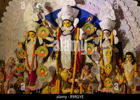 Eine Ansicht von Durga Puja Idiol In Pandal, DT-16 Oct 2018. An Sarita Vihar Sarbojanin Puja Samiti, Neu Delhi, Indien Stockfoto