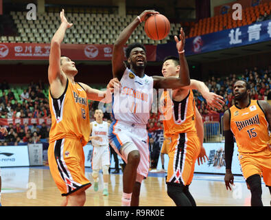 Chengdu Chengdu, China. 27 Dez, 2018. Chengdu, China - Sichuan Basketball Team Niederlagen Shanxi Team 2018/19 103-95 an CBA in Chengdu, Southwest ChinaÃ¢â'¬â"¢s Provinz Sichuan. Credit: SIPA Asien/ZUMA Draht/Alamy leben Nachrichten Stockfoto