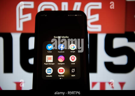 Krakau, Polen. 28 Dez, 2018. Social Media Logos sind auf ein Android Mobiltelefon gesehen. Credit: Omar Marques/SOPA Images/ZUMA Draht/Alamy leben Nachrichten Stockfoto