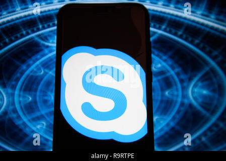 Krakau, Polen. 28 Dez, 2018. Skype Logo ist auf ein Android Mobiltelefon gesehen. Credit: Omar Marques/SOPA Images/ZUMA Draht/Alamy leben Nachrichten Stockfoto