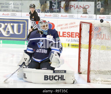 Ingolstadt, Bayern, Deutschland. 28 Dez, 2018. torwart Timo PIELMEIER (Ingolstadt), die Deutsche Eishockey Liga DEL, Spieltag 33, ERC Ingolstadt vs Düsseldorfer EG, Ingolstadt, Saturn Arena, Dec 28, 2018, Quelle: Wolfgang Fehrmann/ZUMA Draht/Alamy leben Nachrichten Stockfoto