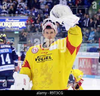 Ingolstadt, Bayern, Deutschland. 28 Dez, 2018. Mathias NIEDERBERGER (Düsseldorf), die Deutsche Eishockey Liga DEL, Spieltag 33, ERC Ingolstadt vs Düsseldorfer EG, Ingolstadt, Saturn Arena, Dec 28, 2018, Quelle: Wolfgang Fehrmann/ZUMA Draht/Alamy leben Nachrichten Stockfoto