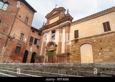 Chiesa di San Pietro alle Skala ist der Römischen Kirche an der Via San Pietro in Siena. Italien Stockfoto