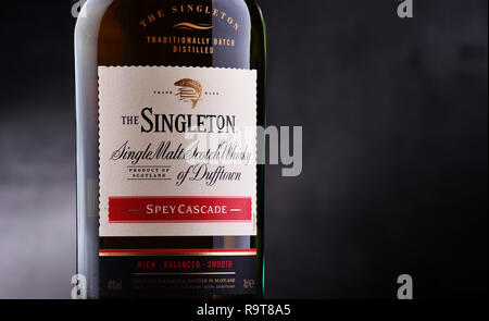 POZNAN, POL - 3. Mai 2018: Flasche Singleton von Dufftown, eine Marke von Single Malt Scotch Whisky produziert von Dufftown Distillery seit 1895, jetzt besessen Stockfoto