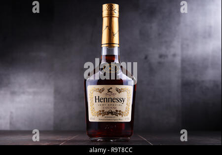 POZNAN, POL - 3. Mai 2018: Flasche Hennessy, eine Marke der berühmten Cognac aus Cognac, Frankreich Stockfoto