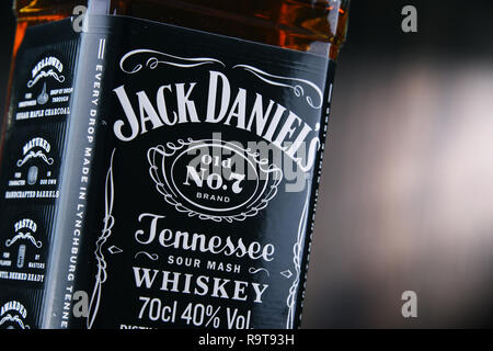 POZNAN, POL-Aug 8, 2018: eine Flasche Jack Daniel's, eine Marke der meistverkaufte amerikanische Whiskey in der Welt, produziert durch die Jack Daniel Distillery Stockfoto