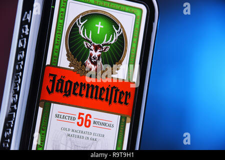 POZNAN, Polen - 29.November 2018: Flasche Jagermeister, Deutschen digestif mit 56 Kräuter und Gewürze, das Flaggschiff der Mast-Jagermeister SE Stockfoto