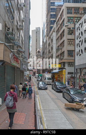 Hongkong - 22. April 2017: Wing Lok Street, Sheung Wan, Hong Kong. Stockfoto