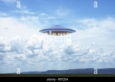 Unbekanntes Flugobjekt UFO in bewölkt blauer Himmel. 3D-Grafik in Echtzeit Bild. Stockfoto