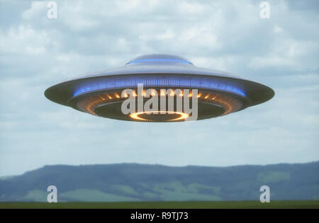 Unbekanntes Flugobjekt. UFO mit Freistellungspfad enthalten. 3D-Grafik in Echtzeit Bild. Stockfoto