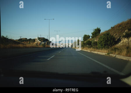 Fahren im griechischen Nachmittagssonne auf der Insel Kreta, Kreta, Griechenland Stockfoto