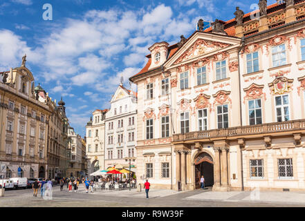 Die Prager Nationalgalerie Prag Národní Galerie, Palác Kinských Kinský Palast Altstadt Platz Staromestske Namesti Prag Tschechische Republik Europa Stockfoto