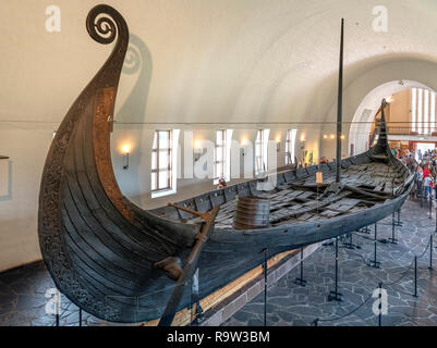 Das Osebergschiff (Osebergskipet) in das Wikingerschiffsmuseum (vikingskipshuset), Bygdøy, Oslo, Norwegen Stockfoto
