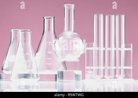 Verschiedene Arten von wissenschaftlichen experimentellen Geräten Stockfoto