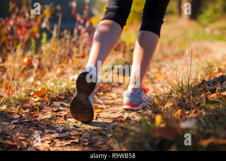 Ansicht schließen jogging Frau Beine auf dem Boden Stockfoto