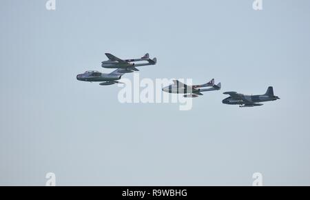 Mig15, BAC Strikemaster und ein paar Vampire strahlen eine einzigartige Flypast an der Bournemouth Air Festival 2018 Stockfoto