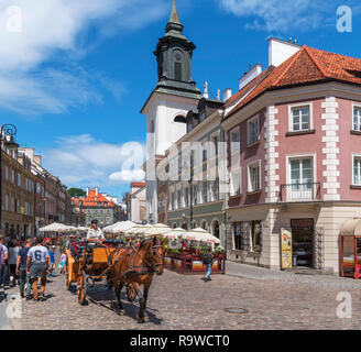 Warschau, die Neustadt (Nowe Miasto). Mit der Pferdekutsche auf freta Straße in der Neustadt, Warschau, Polen Stockfoto