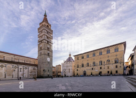 Schöne Aussicht auf die Piazza del Duomo in einem Moment der Ruhe, Pistoia, Toskana, Italien Stockfoto