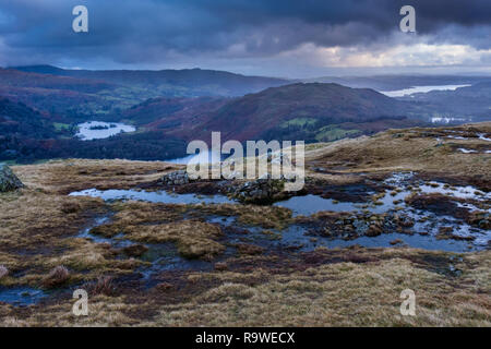 Grasmere und Rydal Wasser aus dem Gipfel von Silber wie, in der Nähe von Grasmere, Lake District, Cumbria gesehen Stockfoto