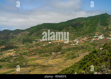 Die Vew der Teno Massiv (den Berg Macizo de Teno), ist einer der drei vulkanischen Formationen, die Anlass zu Teneriffa, Kanarische Inseln, Spanien gab. Stockfoto