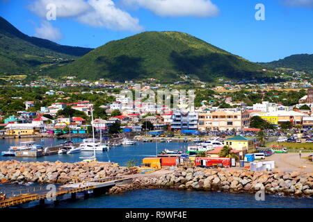 Eigentumswohnungen und Häuser Vergangenheit Marina in St. Kitts Stockfoto