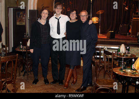 Settermin" Lindenberg! Mach dein Ding" mit: Hermine Huntgeburth (Regie), Jan Bülow, Maria Köpf (Filmfoerderung HH SH), Michael Lehmann (ROX) Wo: Hamburg, Deutschland Wann: 26 Aug 2018 Quelle: Becher/WENN.com Stockfoto