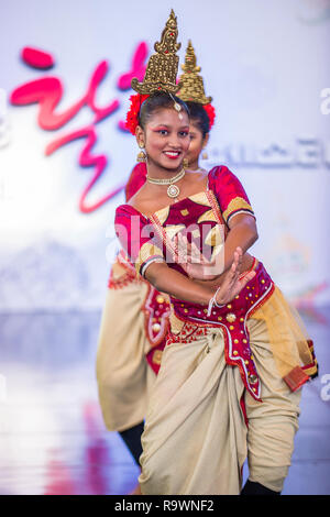 SriLankan Dancers von Hillwood College Dance Troupe treten auf dem Maskdance Festival in Andong Südkorea auf Stockfoto