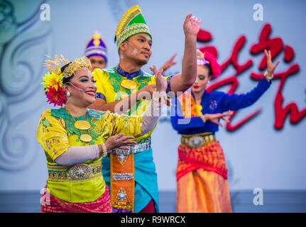 Tänzerinnen aus Anak Seni asia Dance Groupe aus Malaysia treten auf dem Maskdance Festival in Andong Südkorea auf Stockfoto