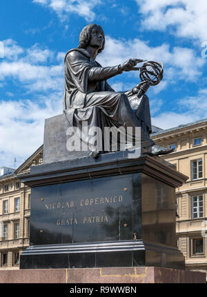 Statue von Nicolaus Copernicus auf Krakowskie Vorstadt, Warschau, Polen Stockfoto