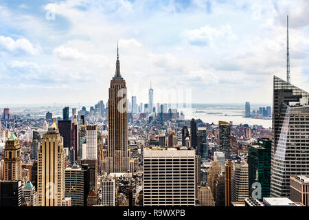 Manhattan Blick von der Spitze des Felsens Aussichtsplattform auf dem Rockefeller Center Gebäude, Manhattan, NYC Stockfoto