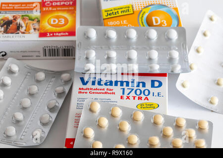 Vitamin-D-Tabletten Packs, die Vorbereitung soll die Vitamin-D-Mangel zu ergänzen, indem geringer Sonneneinstrahlung, zum Beispiel im Winter, Stockfoto