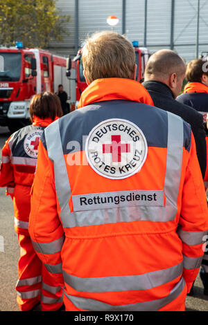 Rettungskräfte, Rettungsdienst, Freiwillige, Hilfsorganisationen, Deutsches Rotes Kreuz, Stockfoto